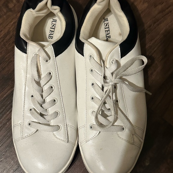 JUST FAB CARMIN MINIMAL SNEAKER - Picture 3 of 3